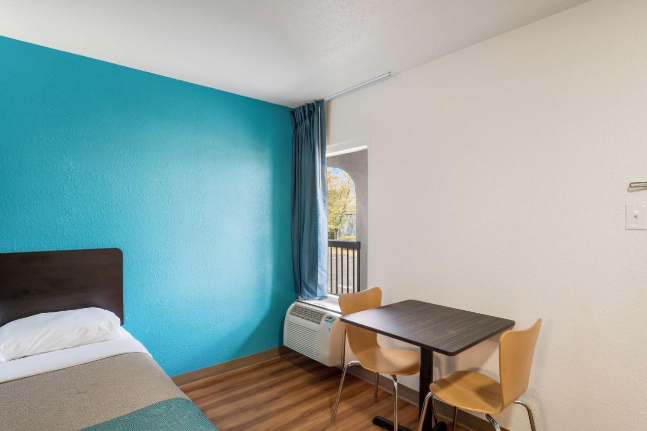 Motel 6-Lexington, Ky - Airport Zewnętrze zdjęcie