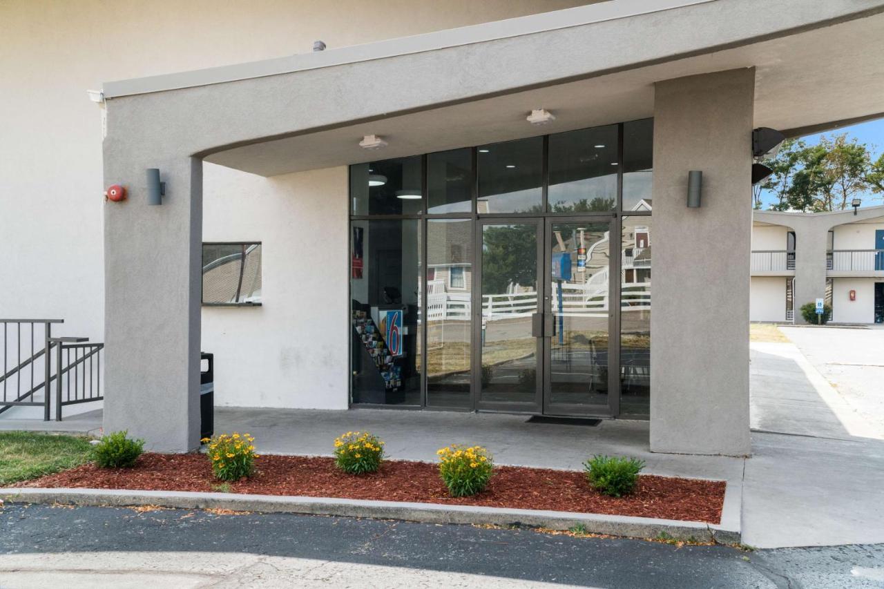 Motel 6-Lexington, Ky - Airport Zewnętrze zdjęcie