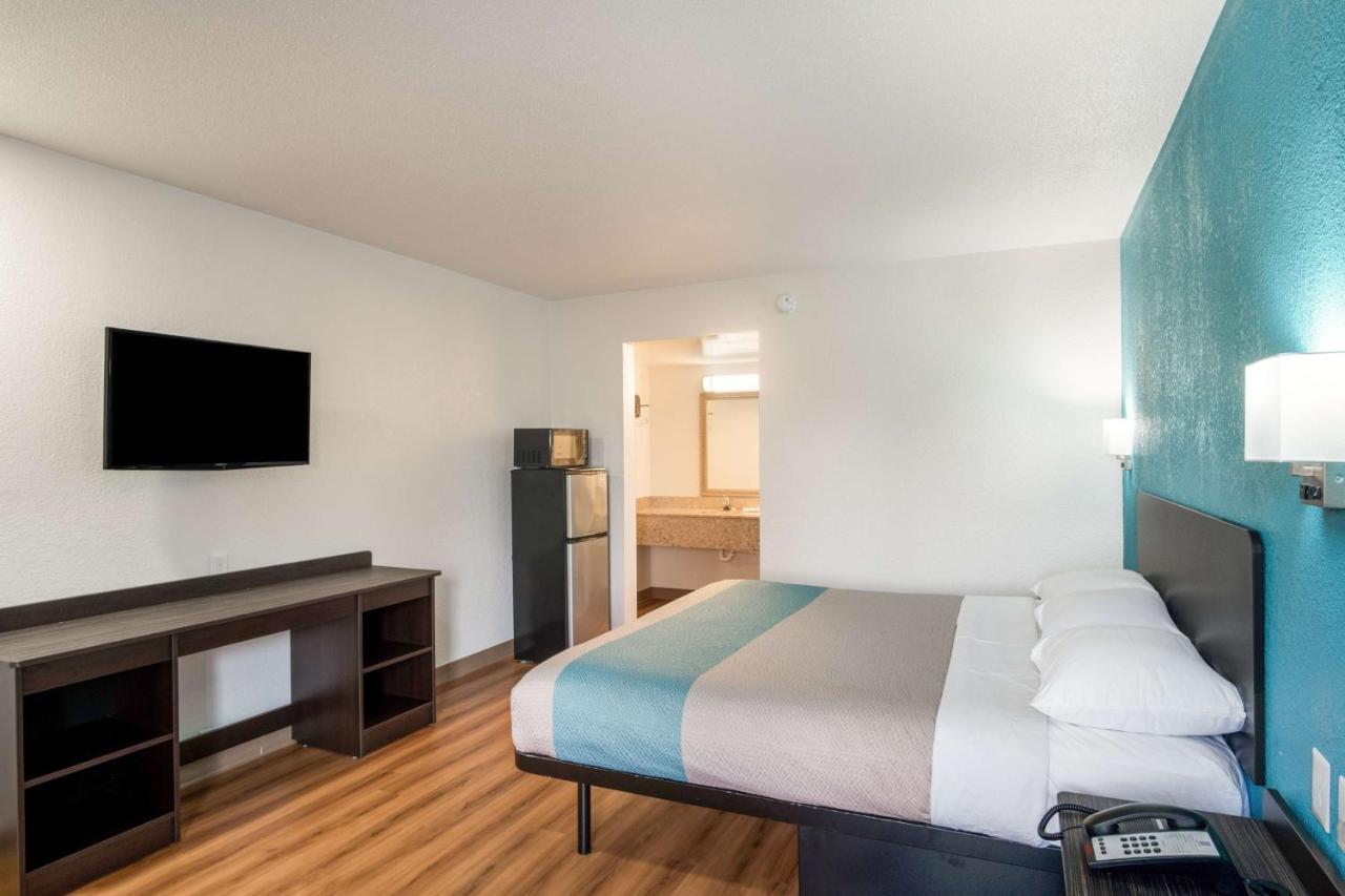 Motel 6-Lexington, Ky - Airport Zewnętrze zdjęcie